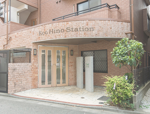 みんけん事例　日野市エコ日野駅前マンションエントランス写真